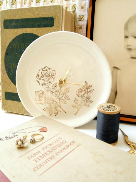 60 чудесных примеров настенных часов, которые вы захотите сделать