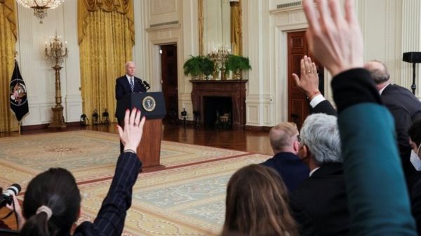 Сбербанк попал по санкции США. Кого еще наказал Байден за вторжение в Украину