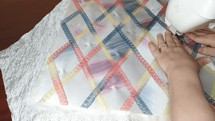 Идея для интерьера из остатков штор