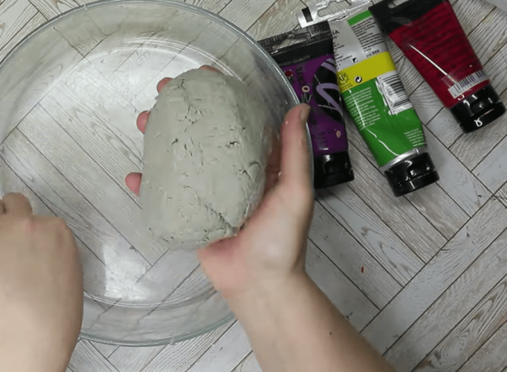 Идея использования лотков от яиц для украшения интерьера