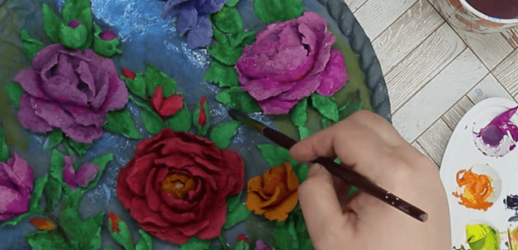 Идея использования лотков от яиц для украшения интерьера