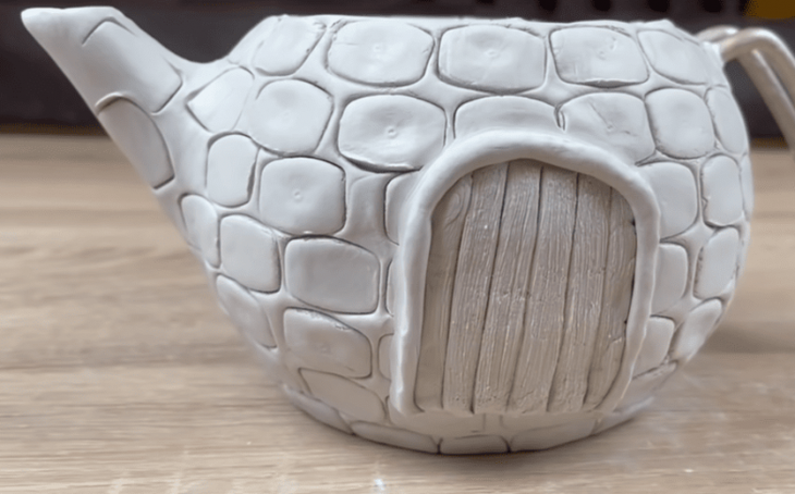 Интерьерная вещица из самого простого старого чайника
