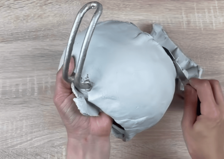 Интерьерная вещица из самого простого старого чайника