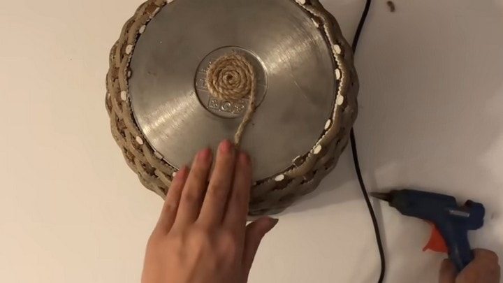 Интересная вещь из старой кастрюли