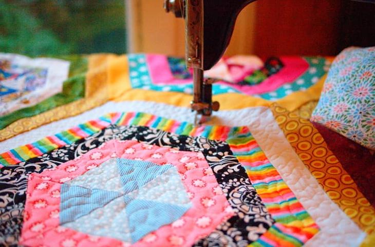 Как красиво украсить интерьер с помощью домашнего рукоделия