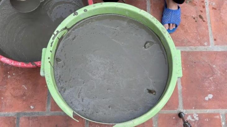 Шедевры для дачи из веток и бетона