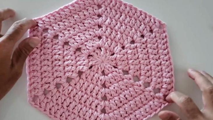 Стильный коврик, привлекающий к себе внимание