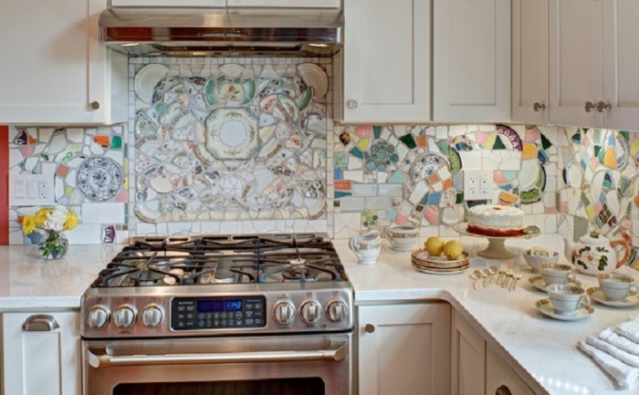 Вторая жизнь разбитых кружек и тарелок: 10 необычных идей, которые пригодятся в декоре и по хозяйству