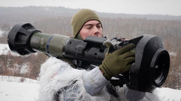 Правительство Британии просит регулятора Ofcom присмотреться к RT и обещает прислать Украине еще оружия