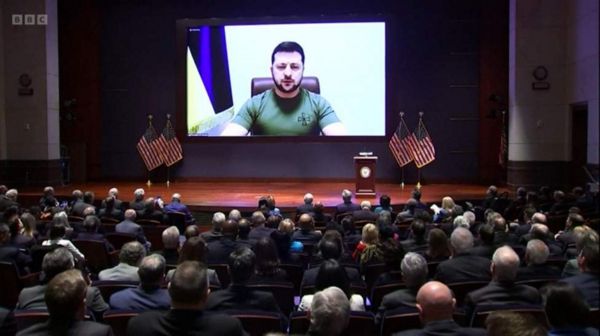 Война в Украине, день 21-й: овации Зеленскому в Конгрессе США, гибель мирных людей в Чернигове и Херсоне