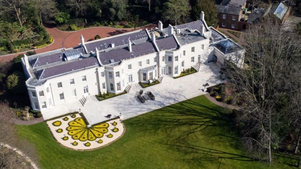 Усманов утверждает, что вывел свою собственность в Британии из-под санкций