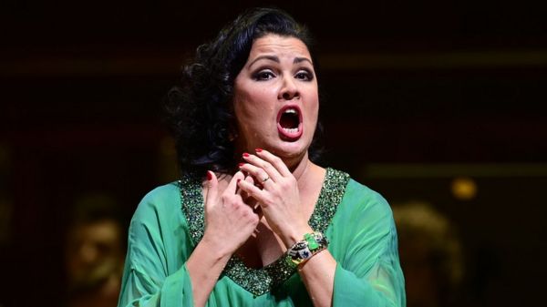 “Мы не можем поддерживать иллюзию нормальности”. Как война с Украиной отразилась на образовании, спорте и культуре России