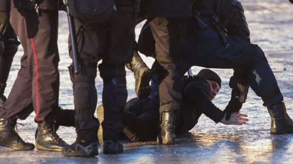 Частных охранников обязали помогать Росгвардии в Петербурге