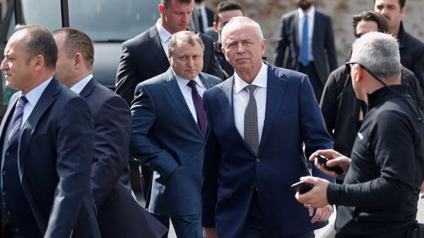 34-й день войны: намеки на прогресс в переговорах, удары по нефтебазам, массовая высылка дипломатов