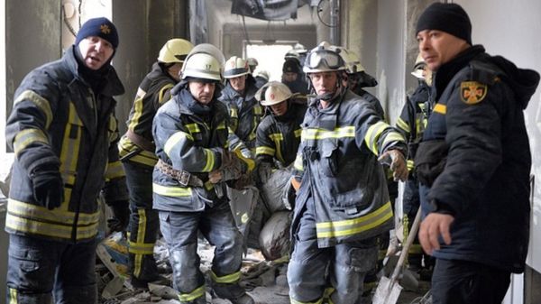 Шестой день вторжения: Зеленский призывает ЕС выбрать Украину, в России отключают "Эхо Москвы" и "Дождь"