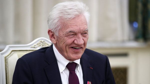 За что ЕС ввел санкции против российских олигархов - и что они об этом говорят?