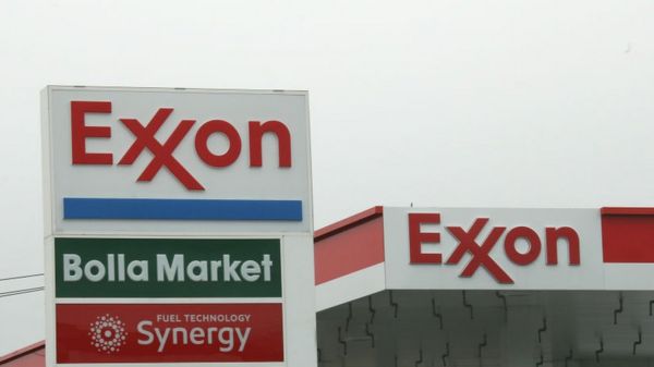 От кино до самолетов: какие компании ушли из России после начала войны на Украине