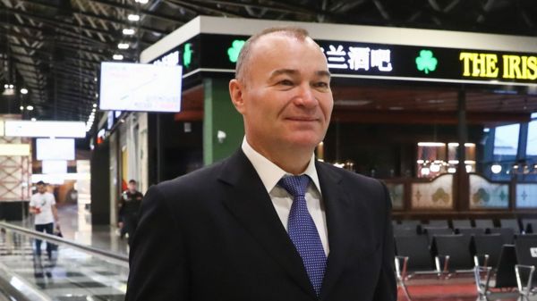 За что ЕС ввел санкции против российских олигархов - и что они об этом говорят?