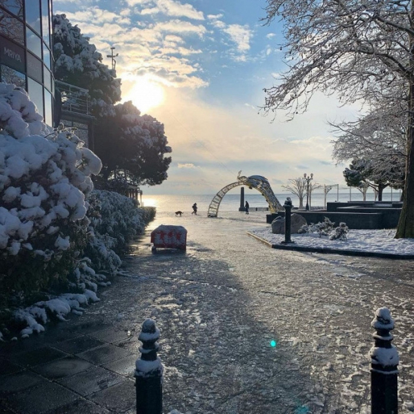 Душ по часам, заборы и лечение на совесть: туристка рассказывает о санаторном отдыхе в Ялте