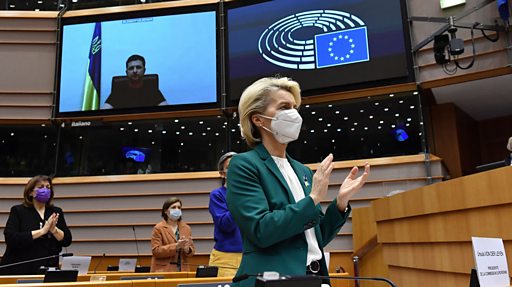 Шестой день вторжения: Зеленский призывает ЕС выбрать Украину, в России отключают "Эхо Москвы" и "Дождь"