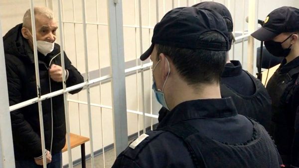 Исследователь сталинских репрессий Юрий Дмитриев приговорен к 15 годам колонии строгого режима