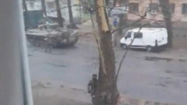 Седьмой день вторжения на Украину: страну покинул миллион беженцев. Россия впервые рассказала о потерях