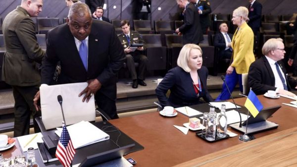 Война в Украине, день 21-й: овации Зеленскому в Конгрессе США, гибель мирных людей в Чернигове и Херсоне