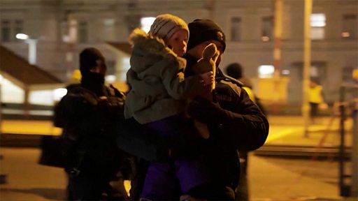 "Дети быстро повзрослели". Рассказы киевлян, решивших остаться в столице Украины