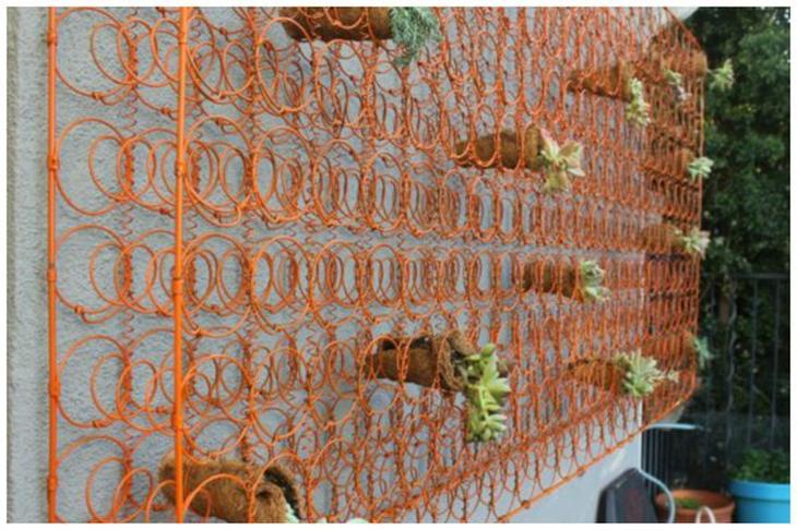 Когда польза очевидна: 17 идей использования старой кровати