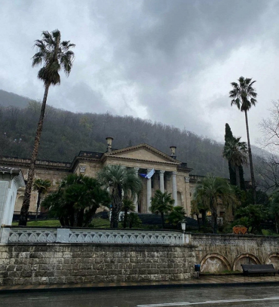 &laquo;Лучше вообще никуда не ехать&raquo;: туристка делится разгромным отзывом об отдыхе в Абхазии