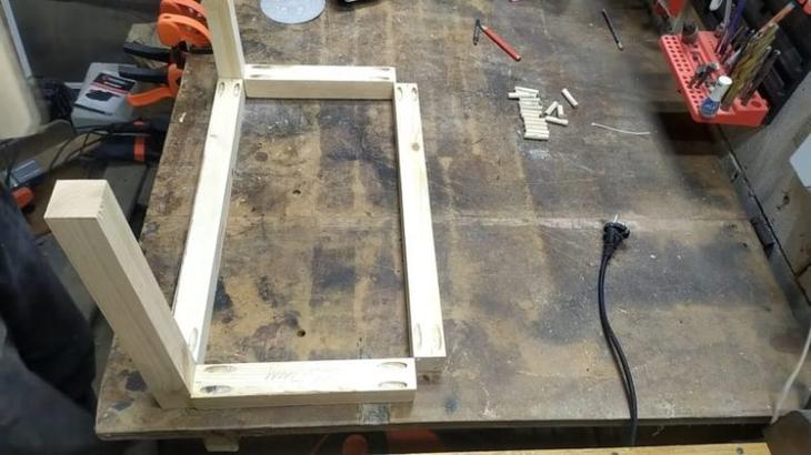 Нужная вещица из пары деревянных брусков и верёвки