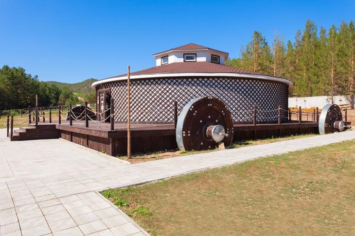 Сказочные места: 12 тематических парков в России