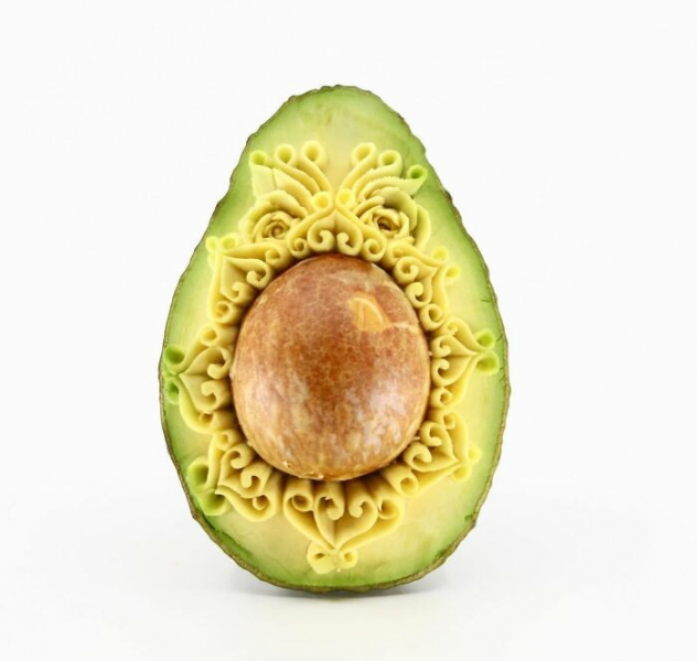 Восхитительные резные шедевры из авокадо от мастера по карвингу