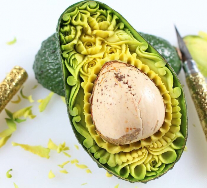 Восхитительные резные шедевры из авокадо от мастера по карвингу