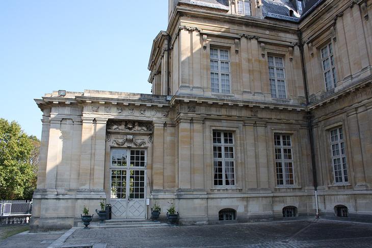 Замки Франции возле Парижа: 10 самых интересных роскошных сооружений