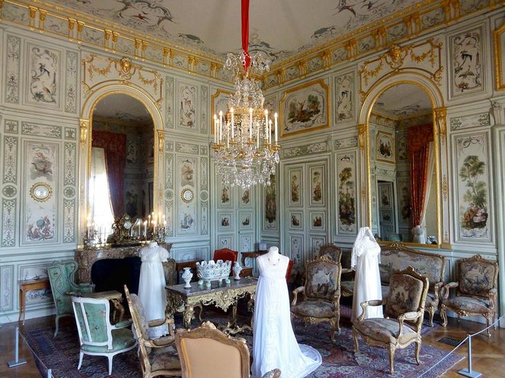 Замки Франции возле Парижа: 10 самых интересных роскошных сооружений