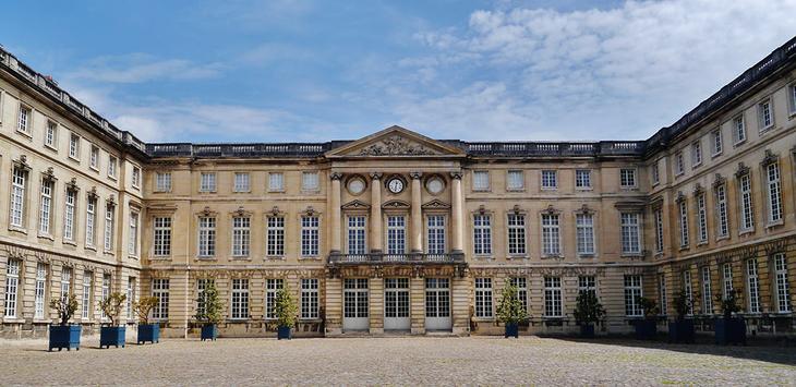 Замки Франции возле Парижа: 10 самых интересных роскошных сооружений