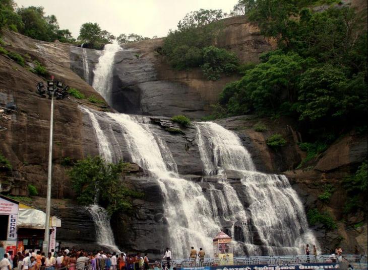 10 самых впечатляющих водопадов Индии, привлекающих особое внимание туристов