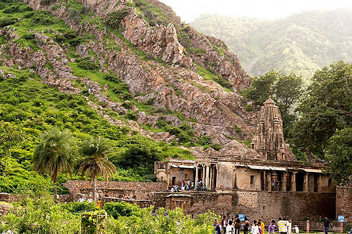 15 мистических и манящих мест в Индии, которые стоит увидеть хоть раз даже непосвящённым