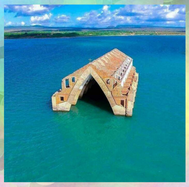 16 щекочущих нервы фото заброшенных зданий, куда годами не ступала нога человека