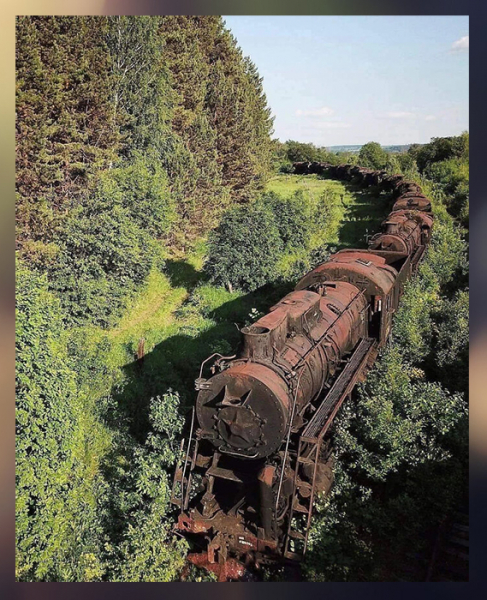 16 щекочущих нервы фото заброшенных зданий, куда годами не ступала нога человека