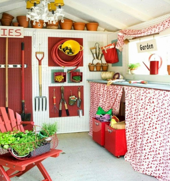 17 полезнейших поделок для дачи и сада, которые сможет сделать каждый