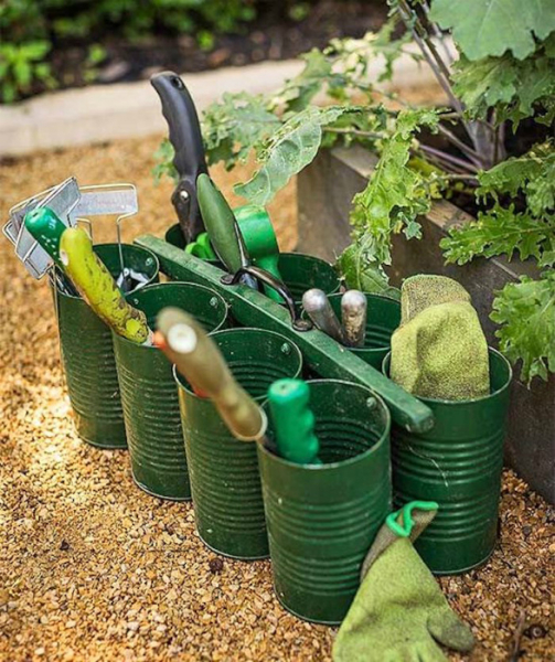 17 полезнейших поделок для дачи и сада, которые сможет сделать каждый