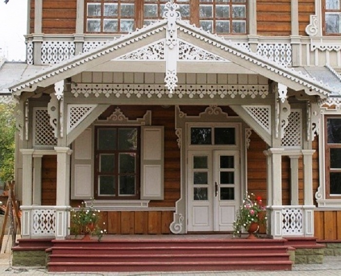 17 практичных идей, как сделать крыльцо привлекательным и при этом не разориться