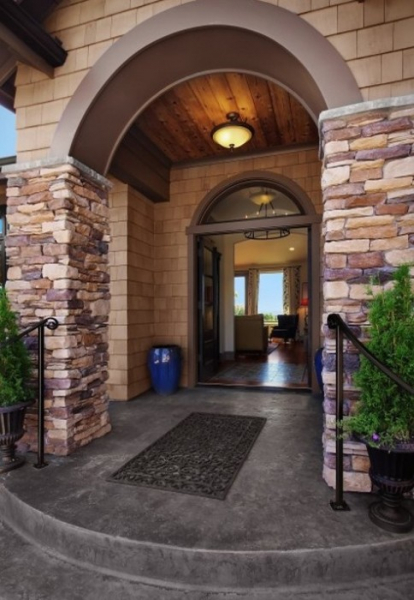 17 практичных идей, как сделать крыльцо привлекательным и при этом не разориться