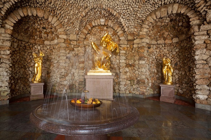 6 малоизвестных, но любопытных фактов об уникальной системе фонтанов в Петергофе