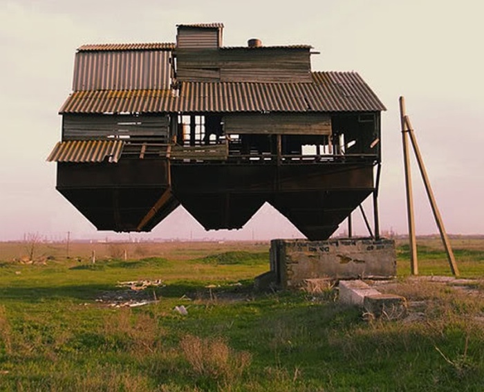 8 зданий, которые бросают вызов законам физики и захватывают дух у прохожих