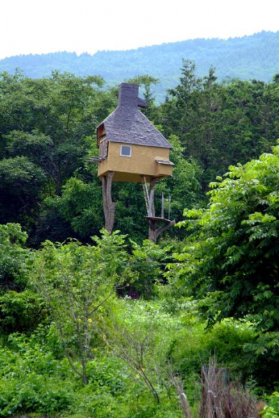 8 зданий, которые бросают вызов законам физики и захватывают дух у прохожих