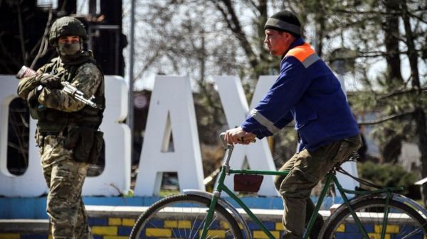 48-й день войны в Украине: бои за Мариуполь, страну покинули две трети детей, в плен мог попасть британец