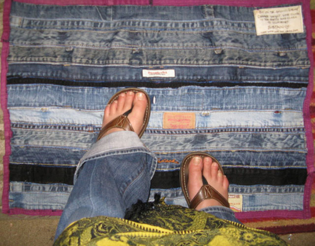 Что можно сделать из старых джинсов
